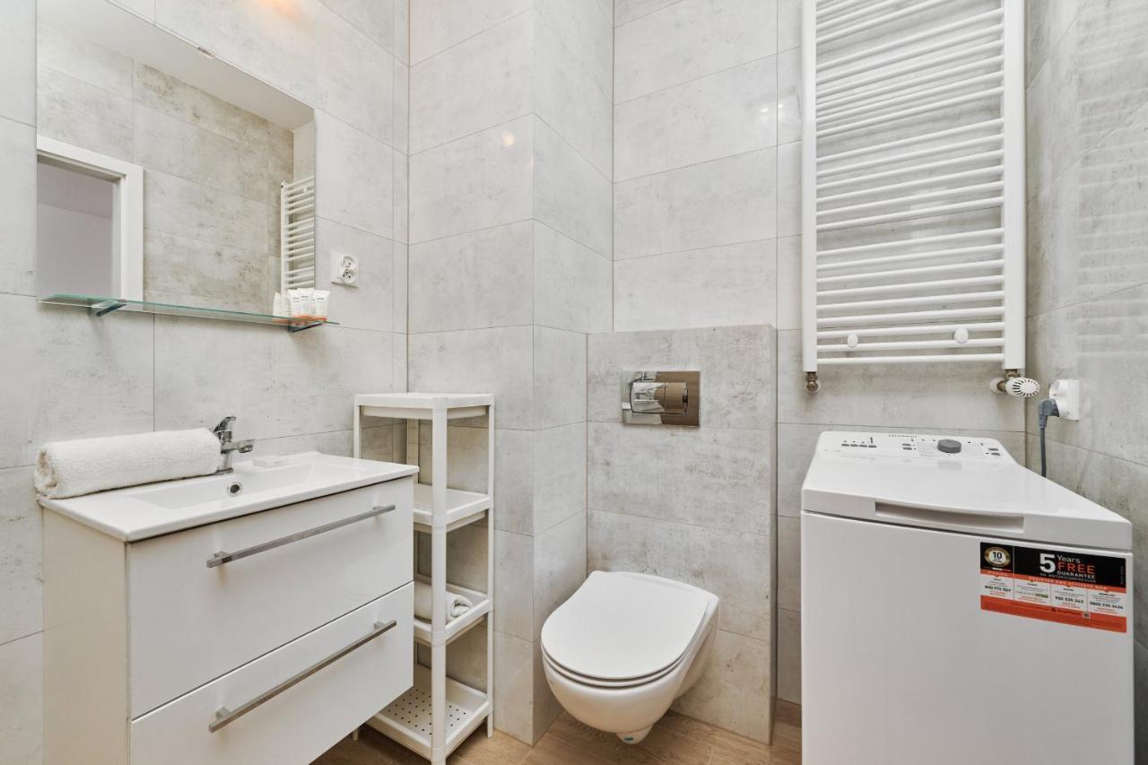 Drabika Apartment Balcony & Private Parking Wroclaw By Noclegi Renters Ngoại thất bức ảnh